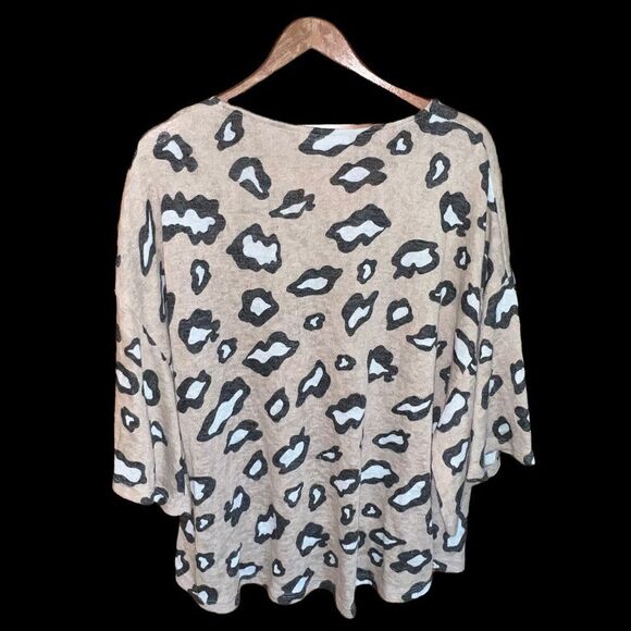 Raw Edge vneck cheetah print sweater with front knot size medium - Picture 3 of 6